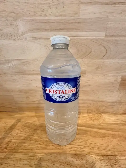 Eau  plate à emporter